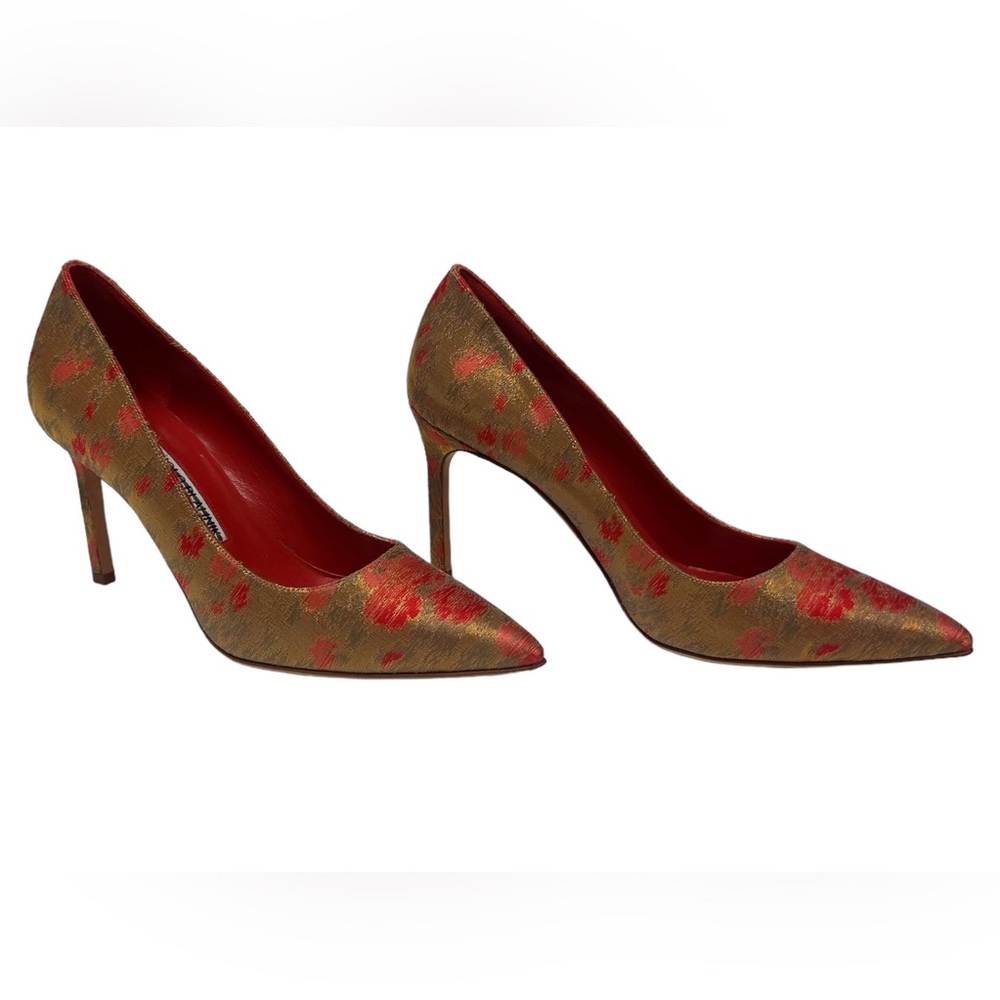 Manolo Blahnik Gold Satin Printed Pumps 37